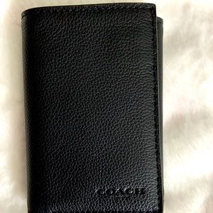 Coach Men’s trifold wallet brand new